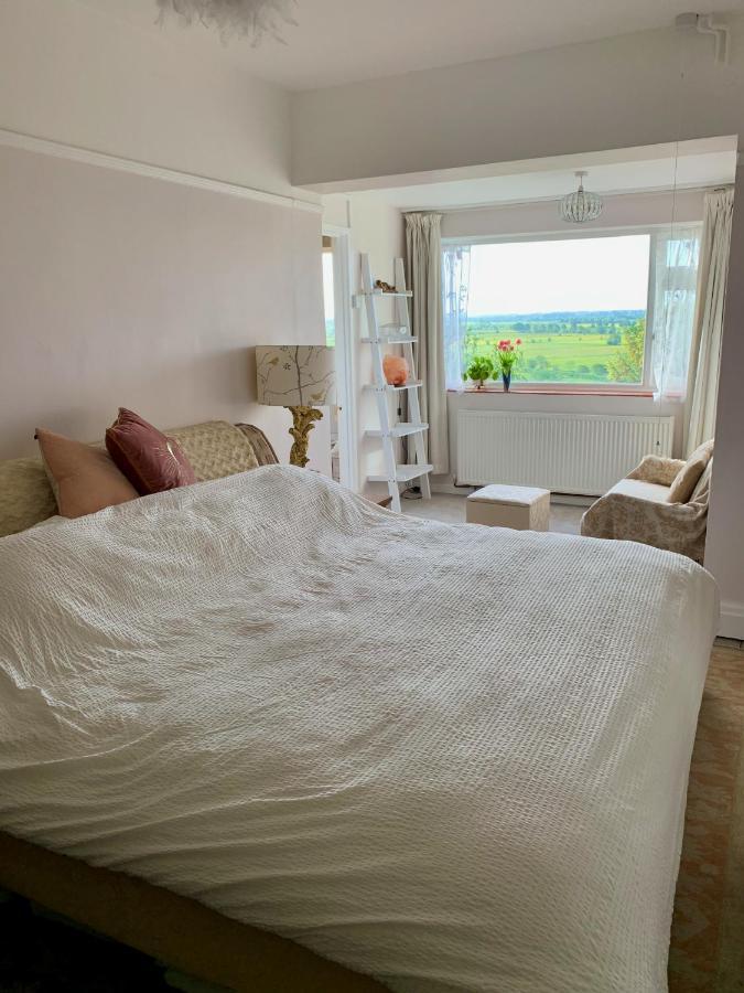 Magic Of Avalon Apartment Глостънбъри Екстериор снимка