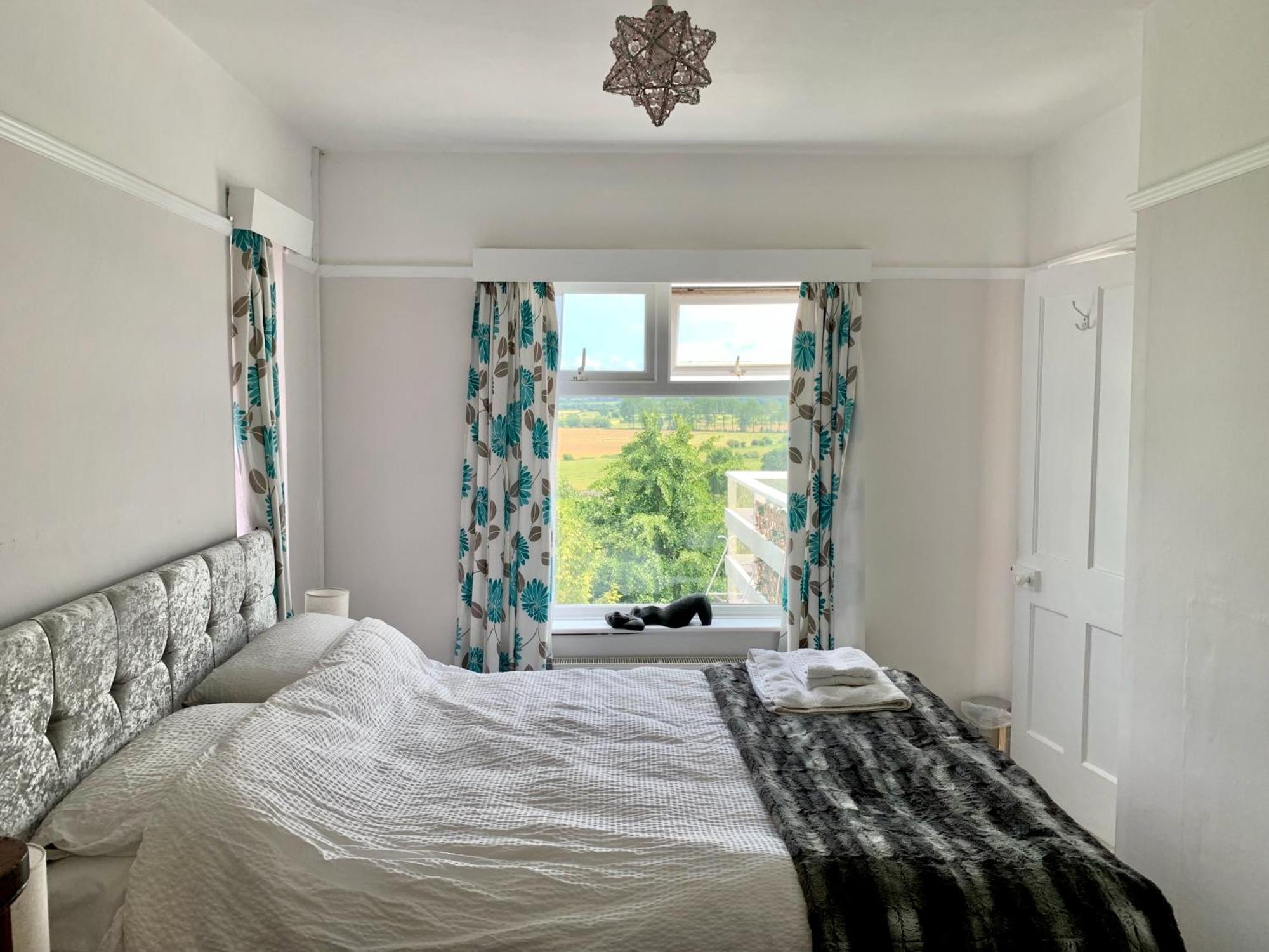 Magic Of Avalon Apartment Глостънбъри Екстериор снимка